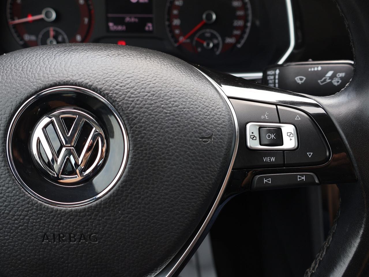 2019 Volkswagen Jetta 1.4T HIGHLINE 6SPEED CERTIFIED 6SP MANUAL *ACCIDENT FREE* CAMERA BLUETOOTH LEATHER HEATED SEATS SUNROOF CRUISE ALLOYS Photo