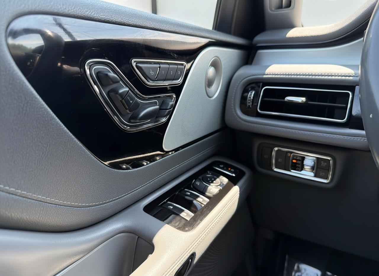 2020 Lincoln Aviator Reserve AWD Photo