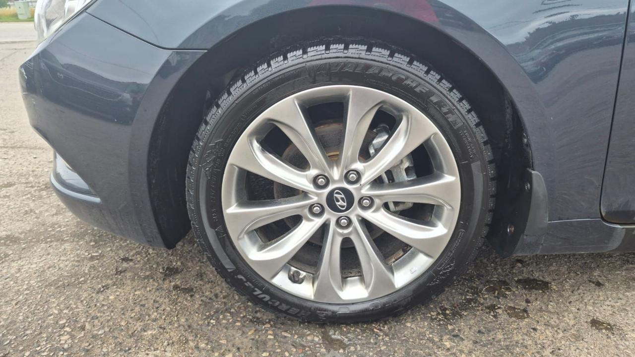 2013 Hyundai Sonata SE, WHEELS, LEATHER, AUTO, LOADED, CERTIFIED Photo