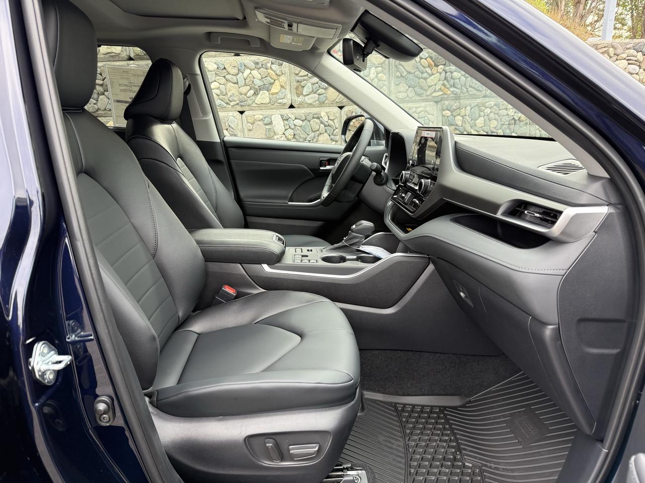 2026 Toyota Highlander XLE Photo