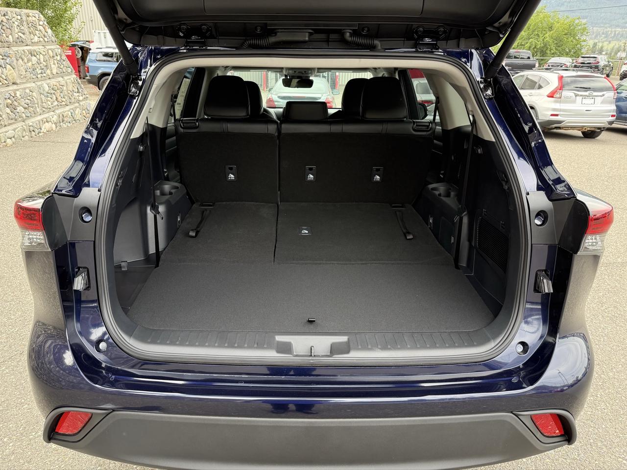2026 Toyota Highlander XLE Photo