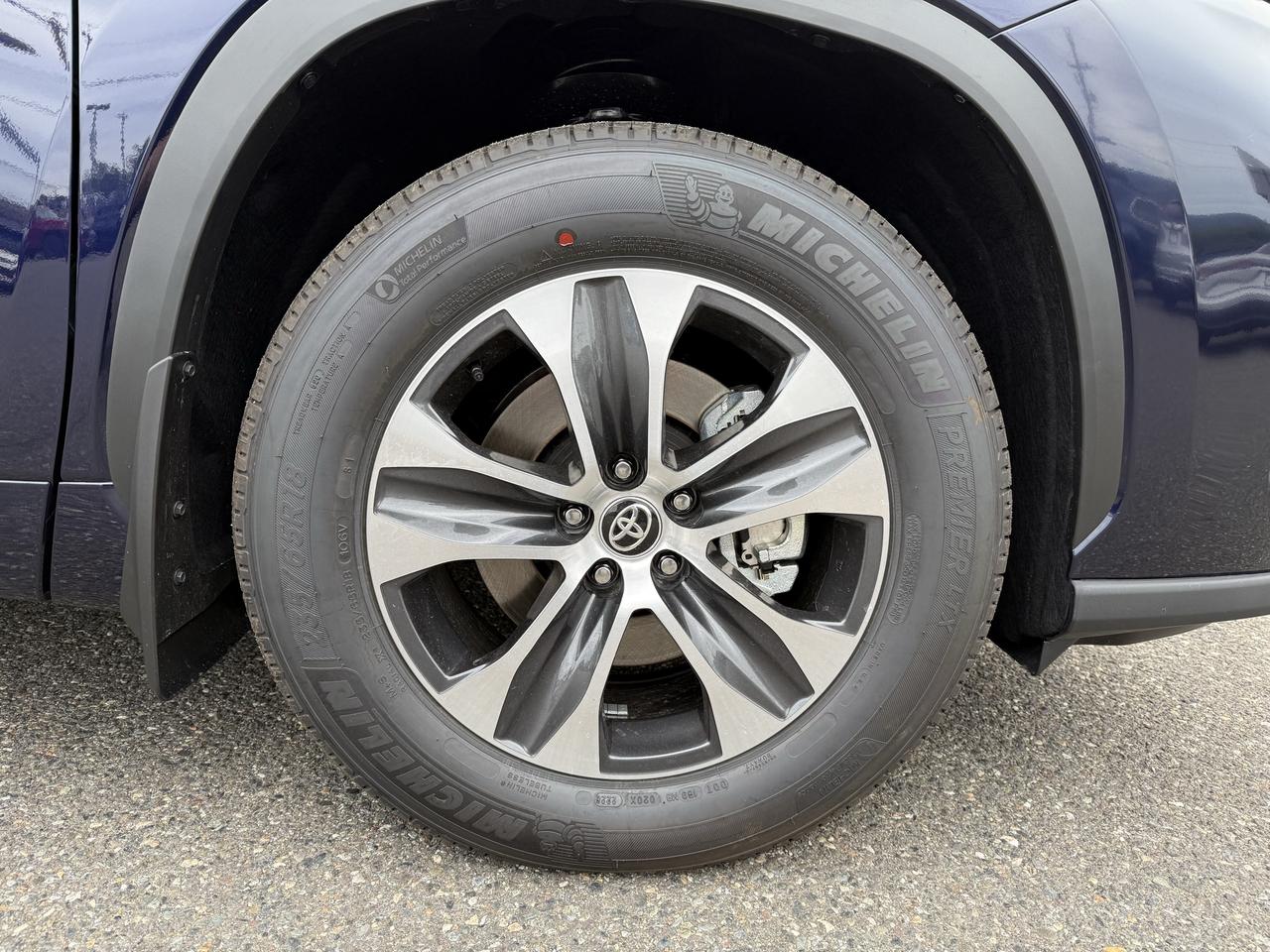2026 Toyota Highlander XLE Photo