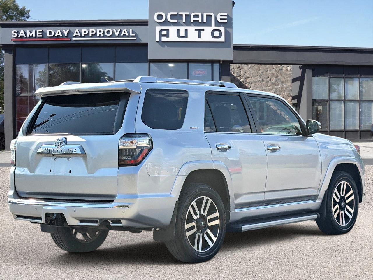 2016 Toyota 4Runner 4WD 4DR V6 SR5 Photo