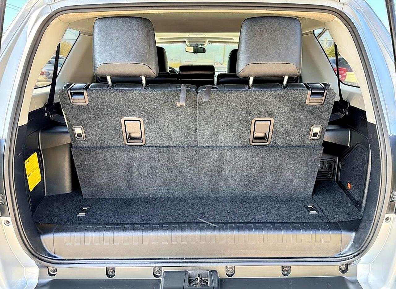 2016 Toyota 4Runner 4WD 4DR V6 SR5 Photo