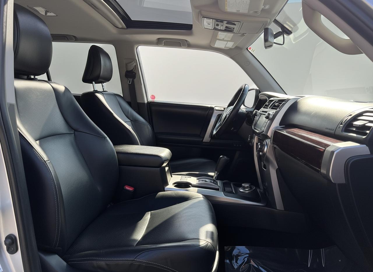 2016 Toyota 4Runner 4WD 4DR V6 SR5 Photo