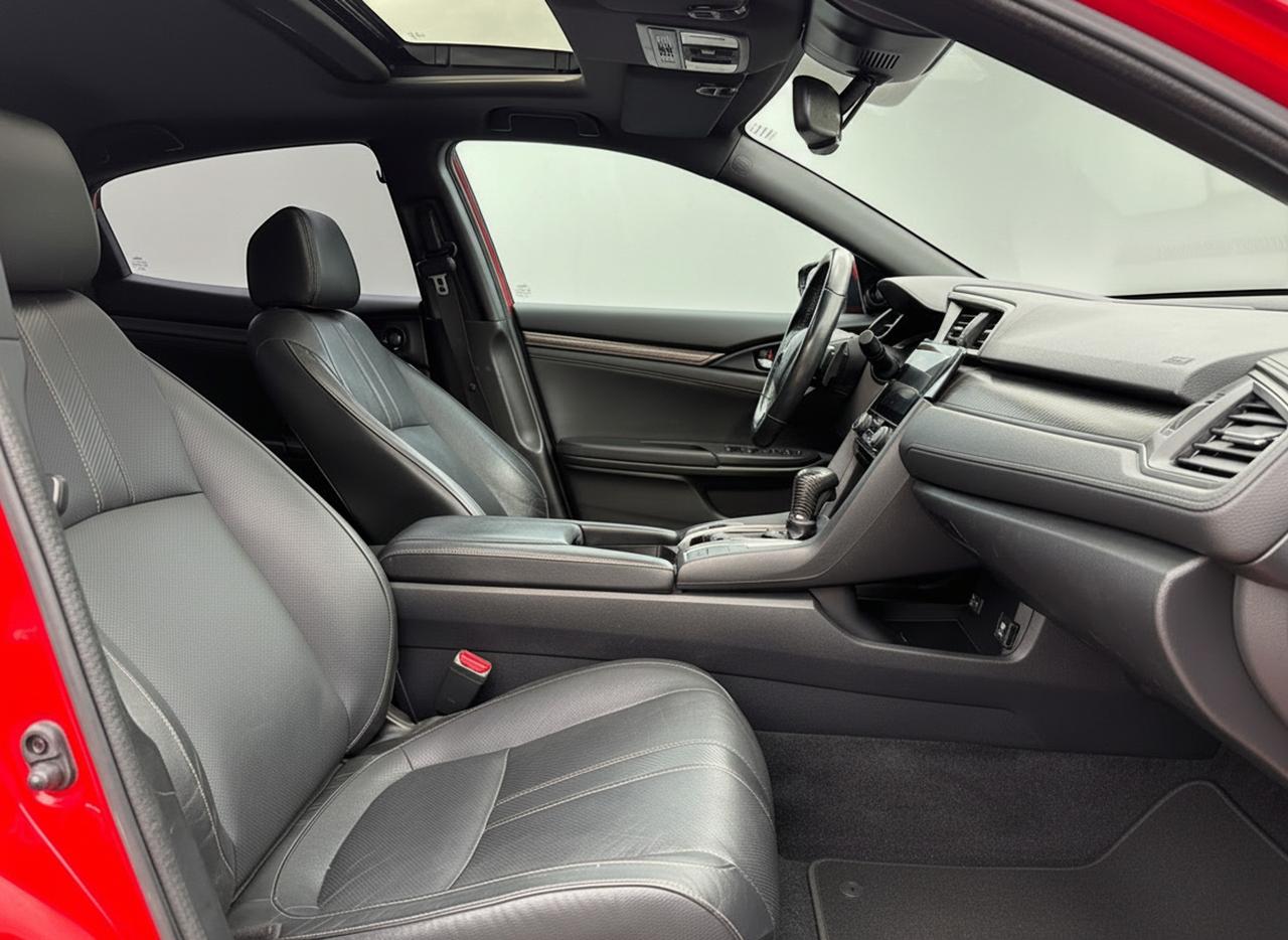 2018 Honda Civic Sport Touring Photo