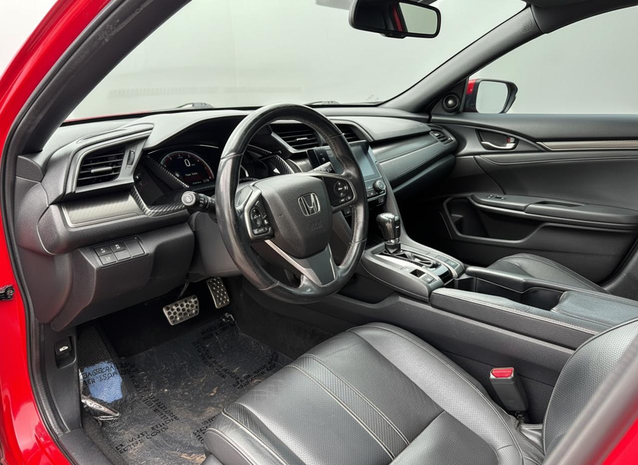 2018 Honda Civic Sport Touring Photo