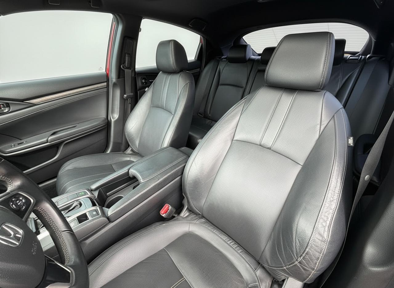 2018 Honda Civic Sport Touring Photo