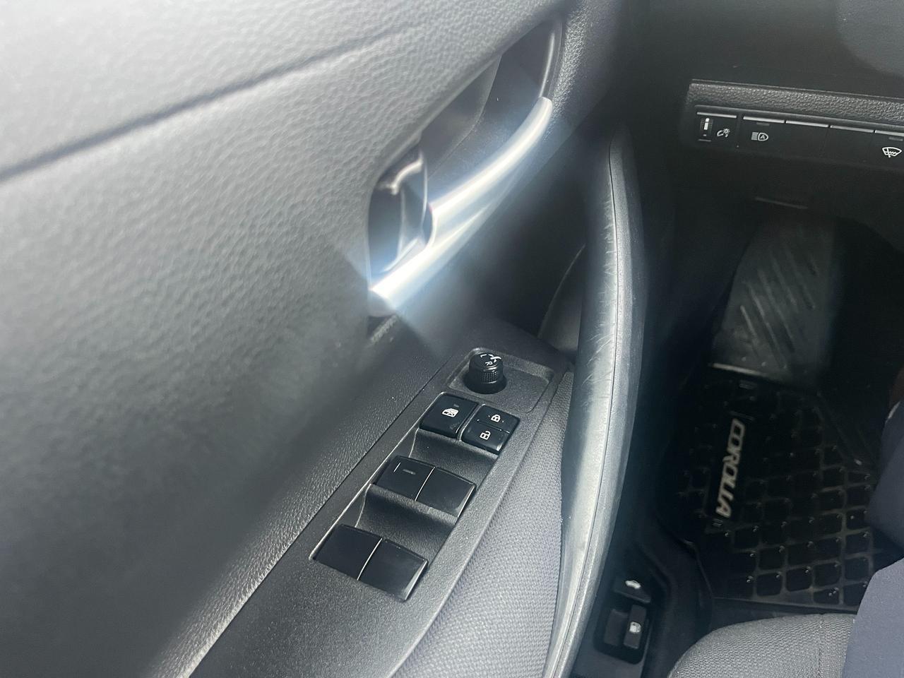 2020 Toyota Corolla LE CVT Photo