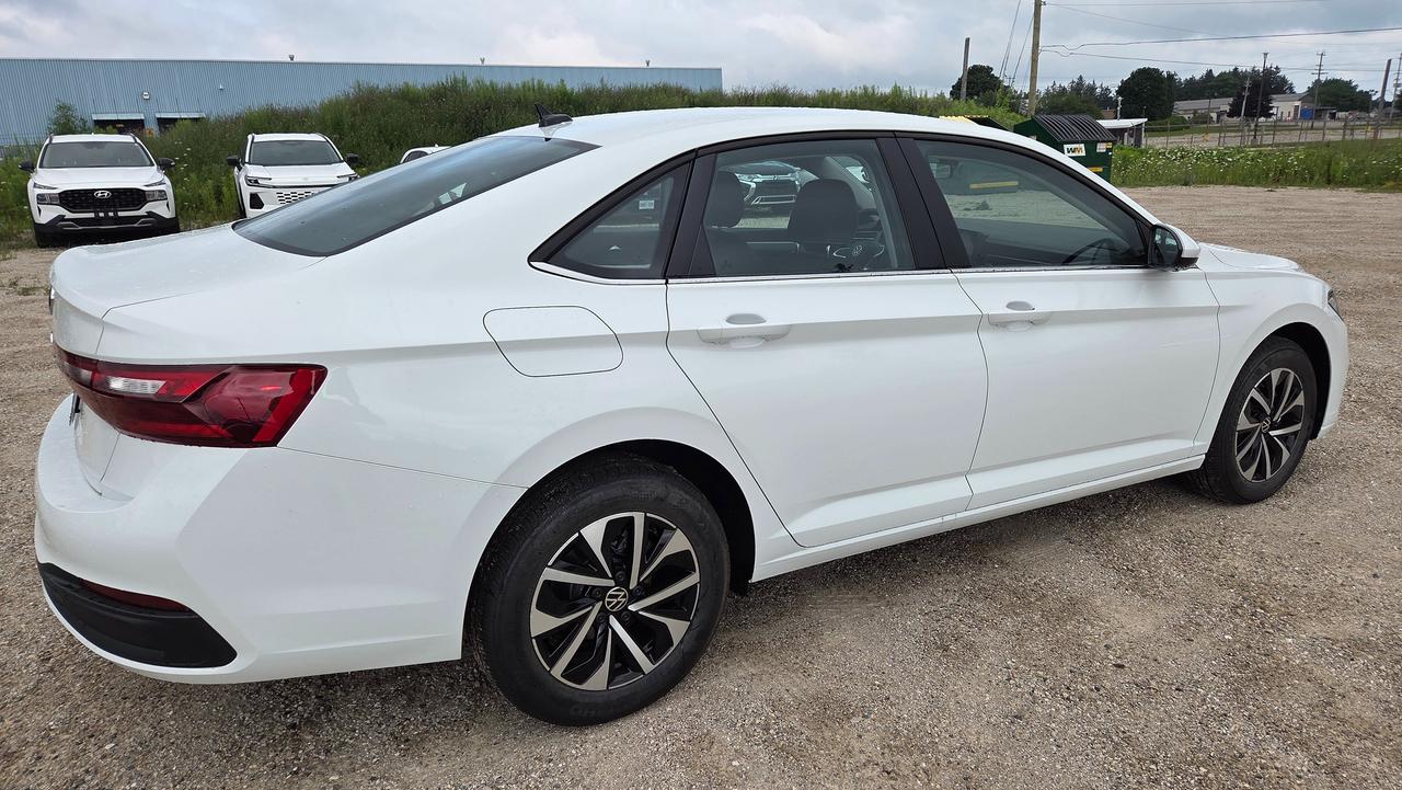 2026 Volkswagen Jetta Trendline Photo3