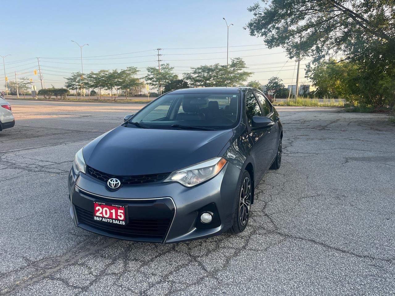 2015 Toyota Corolla 4dr Sdn CVT S Photo