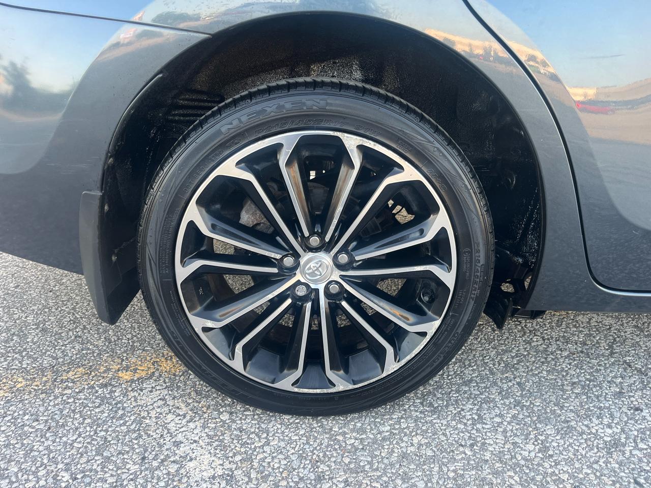 2015 Toyota Corolla 4dr Sdn CVT S Photo