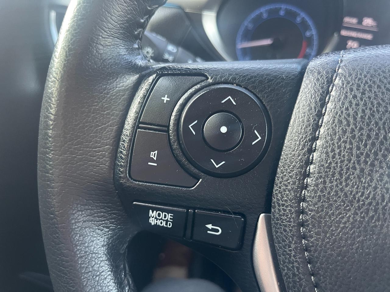 2015 Toyota Corolla 4dr Sdn CVT S Photo