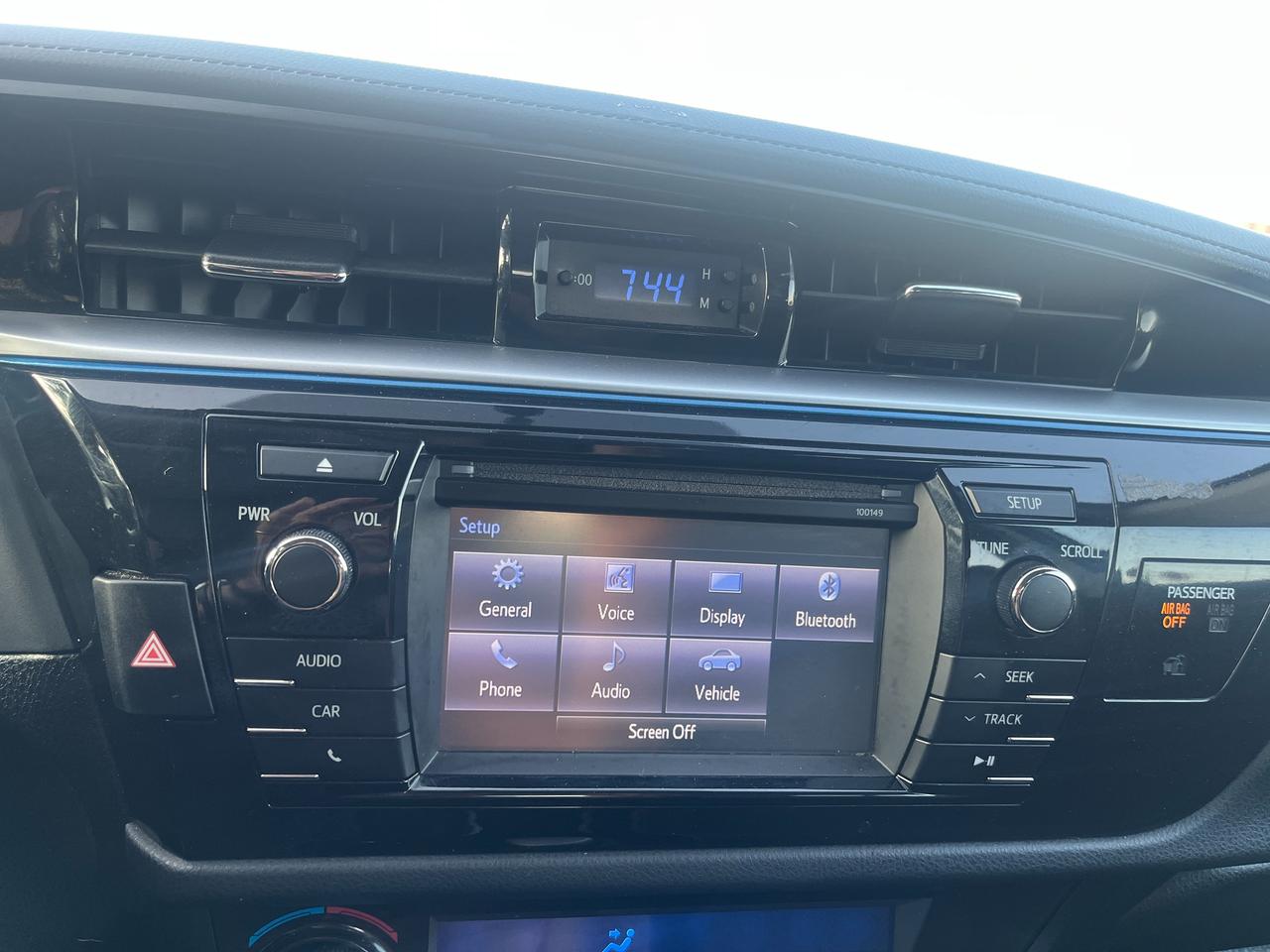 2015 Toyota Corolla 4dr Sdn CVT S Photo