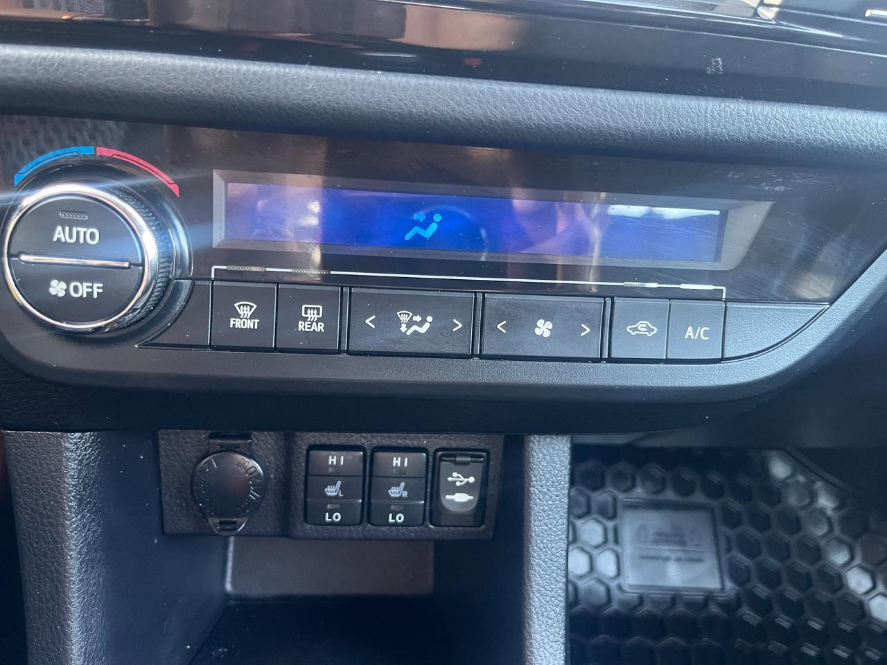 2015 Toyota Corolla 4dr Sdn CVT S Photo