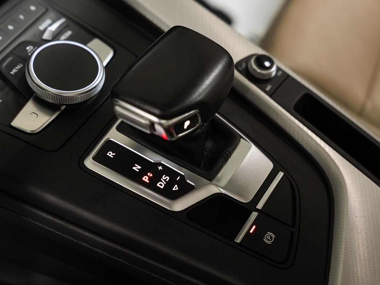 2019 Audi A4 TECHNIK AWD | Nav | Leather | Sunroof | CarPlay