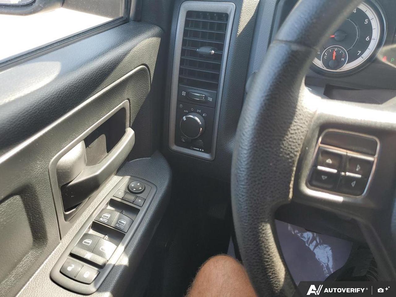 2017 RAM 1500 4WD QUAD CAB 140.5" ST Photo