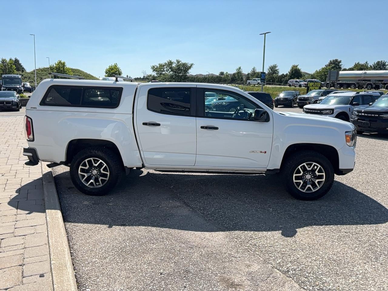 2022 GMC Canyon AT4, CREW, REMOTE START, HD TOW, HEATED SEATS Photo2