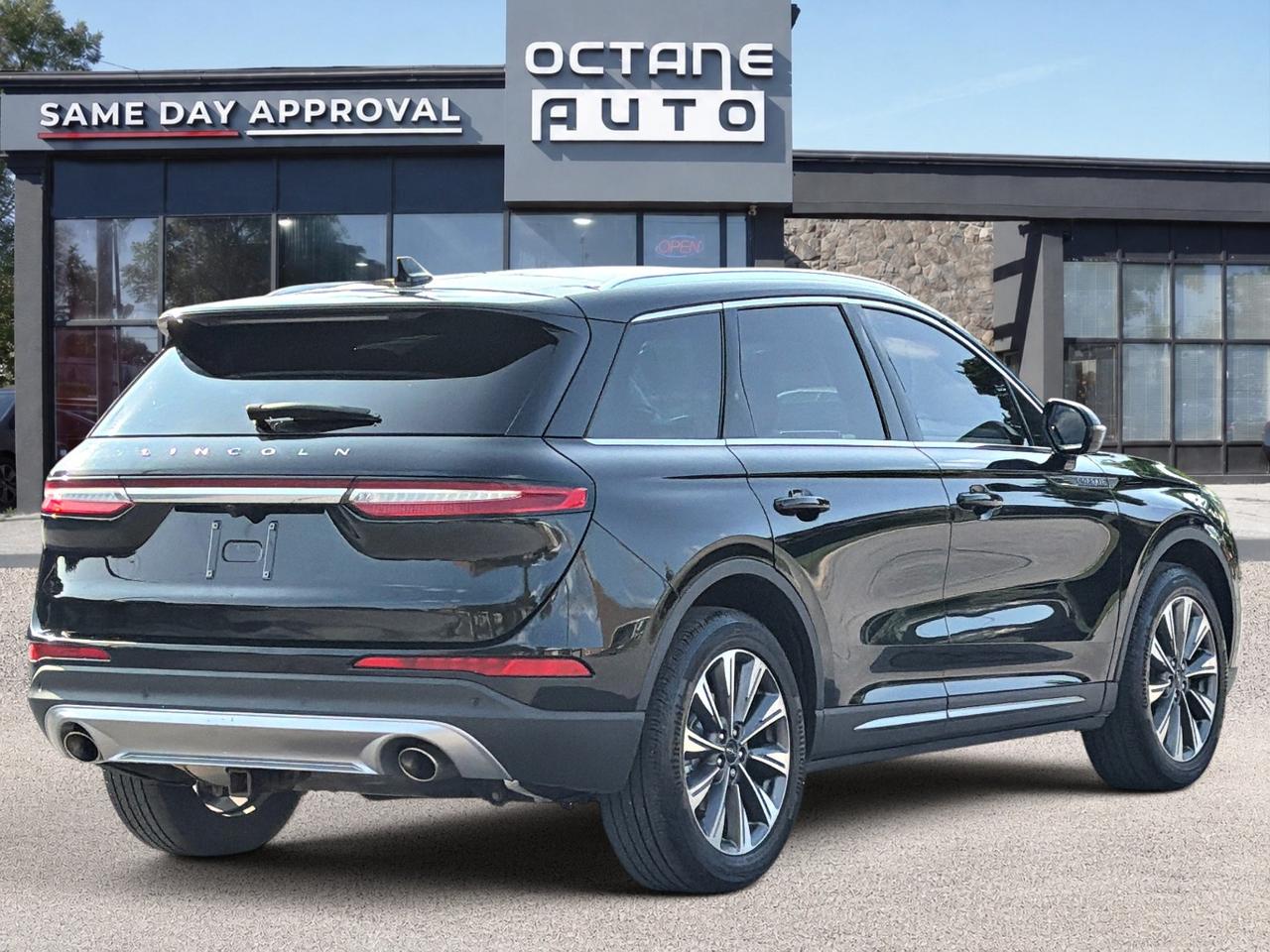 2020 Lincoln Corsair Reserve AWD Photo4