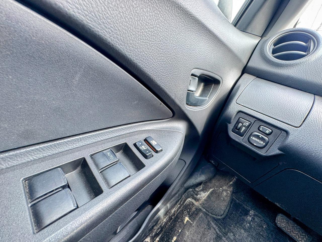 2008 Toyota Yaris S Photo