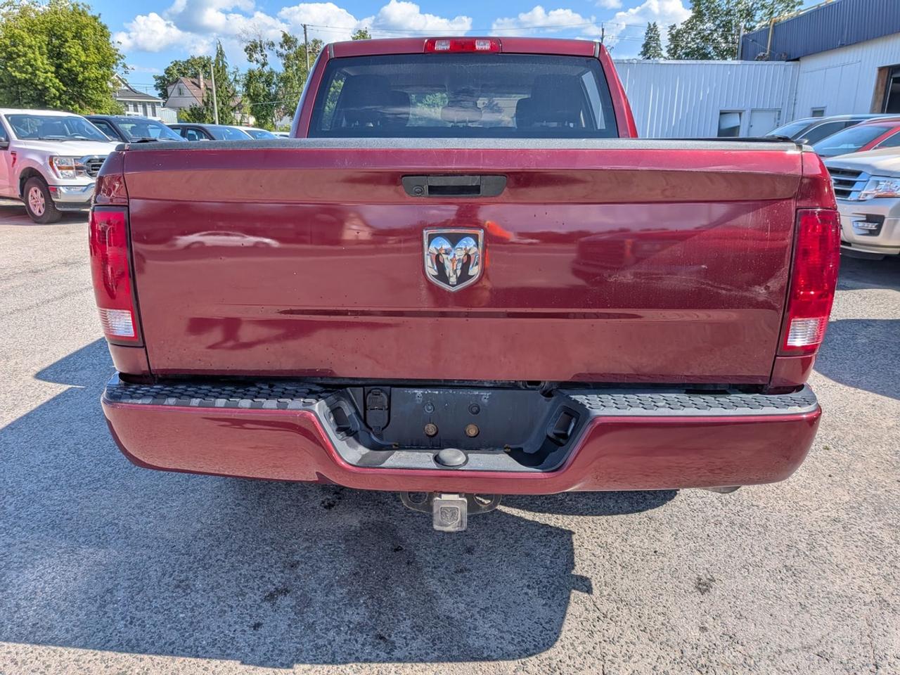 2021 RAM 1500 Classic EXPRESS CREW CAB SHORT BED Photo