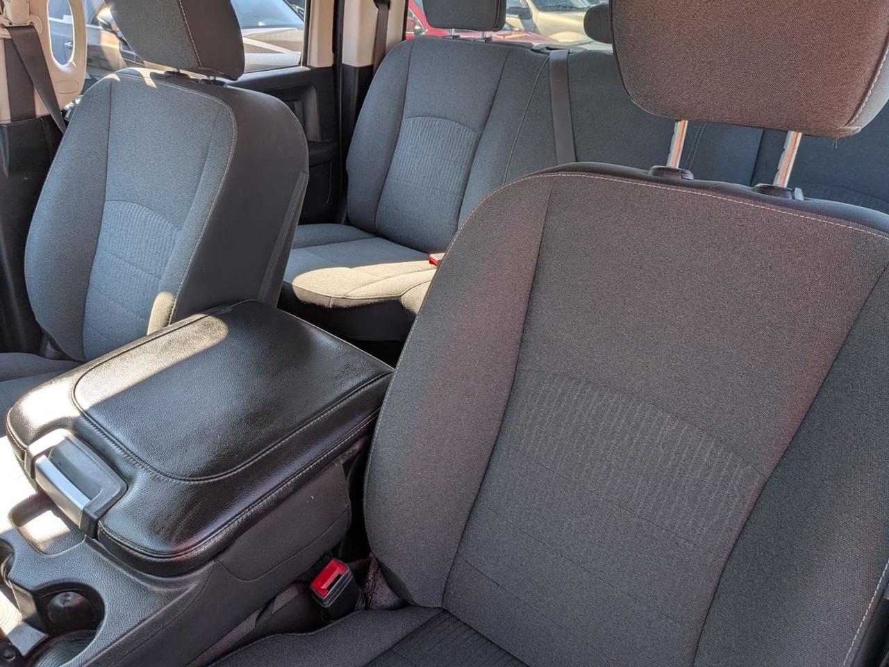 2021 RAM 1500 Classic EXPRESS CREW CAB SHORT BED Photo