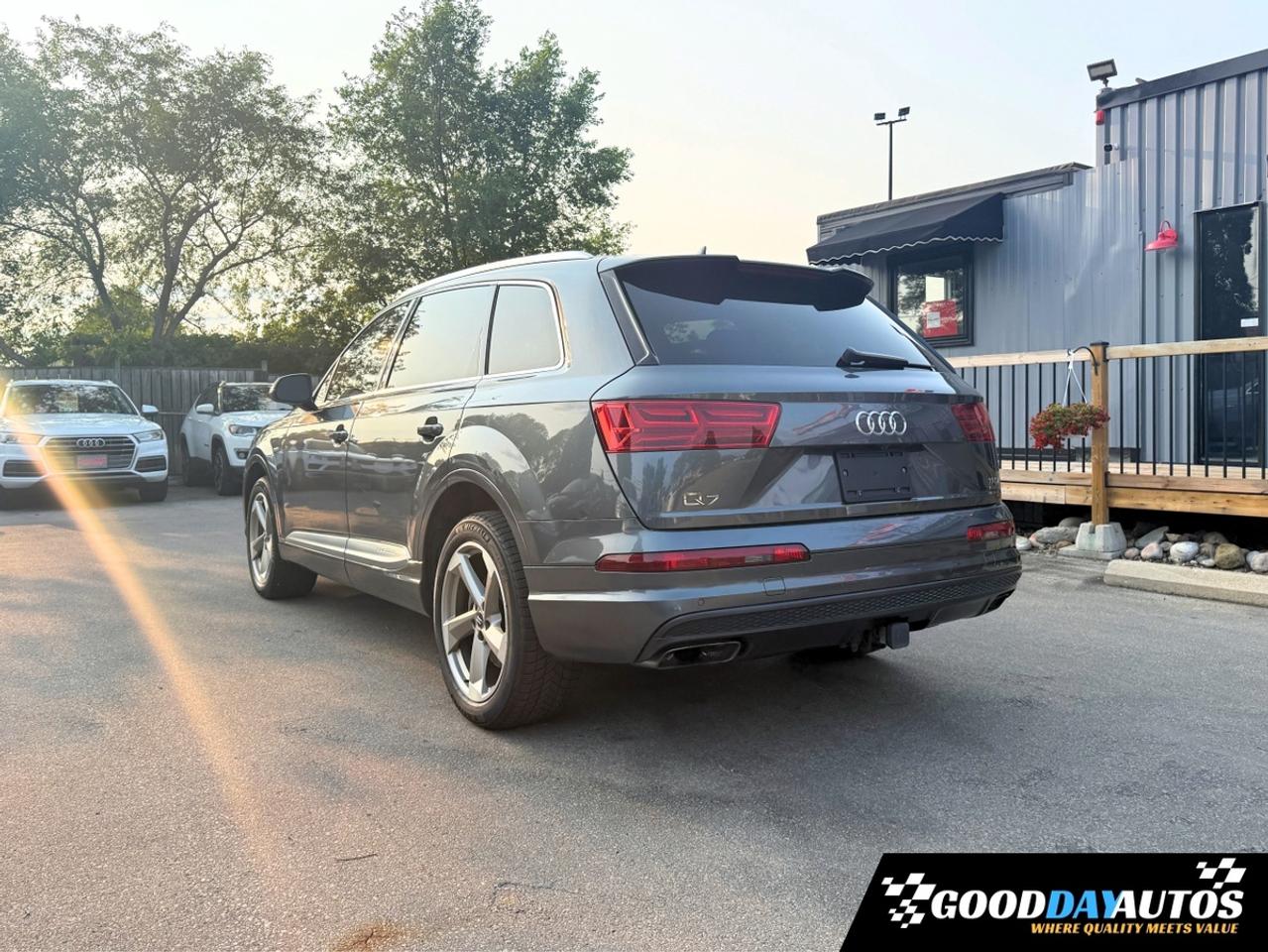 2018 Audi Q7 Technik S-LINE ONE OWNER CLEAN CARFAX DRIVER ASST Photo