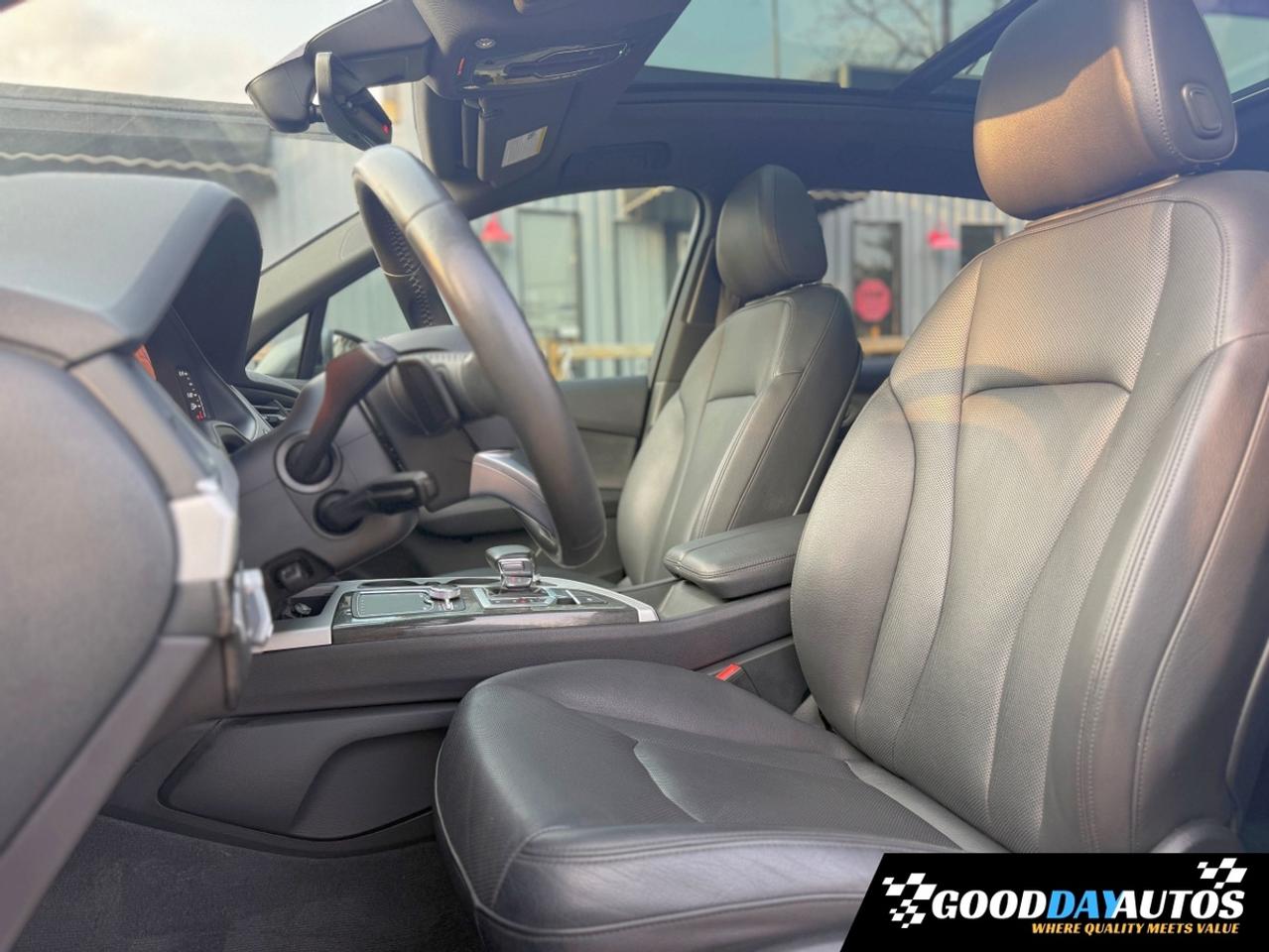 2018 Audi Q7 Technik S-LINE ONE OWNER CLEAN CARFAX DRIVER ASST Photo