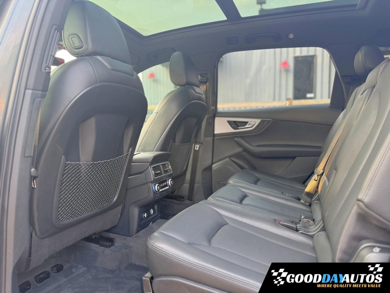 2018 Audi Q7 Technik S-LINE ONE OWNER CLEAN CARFAX DRIVER ASST Photo