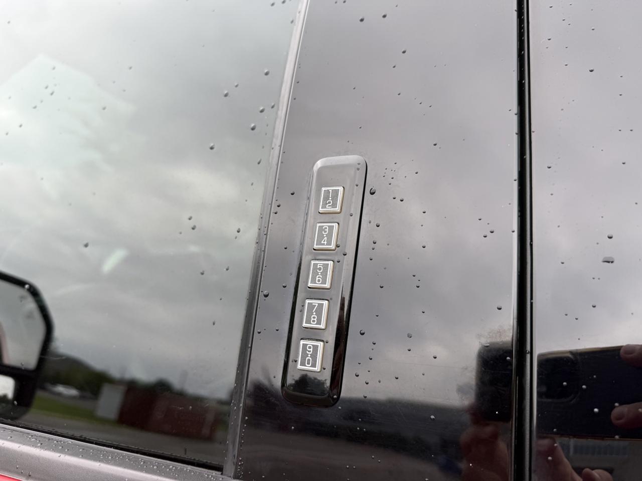 2018 Ford F-350 Lariat Photo