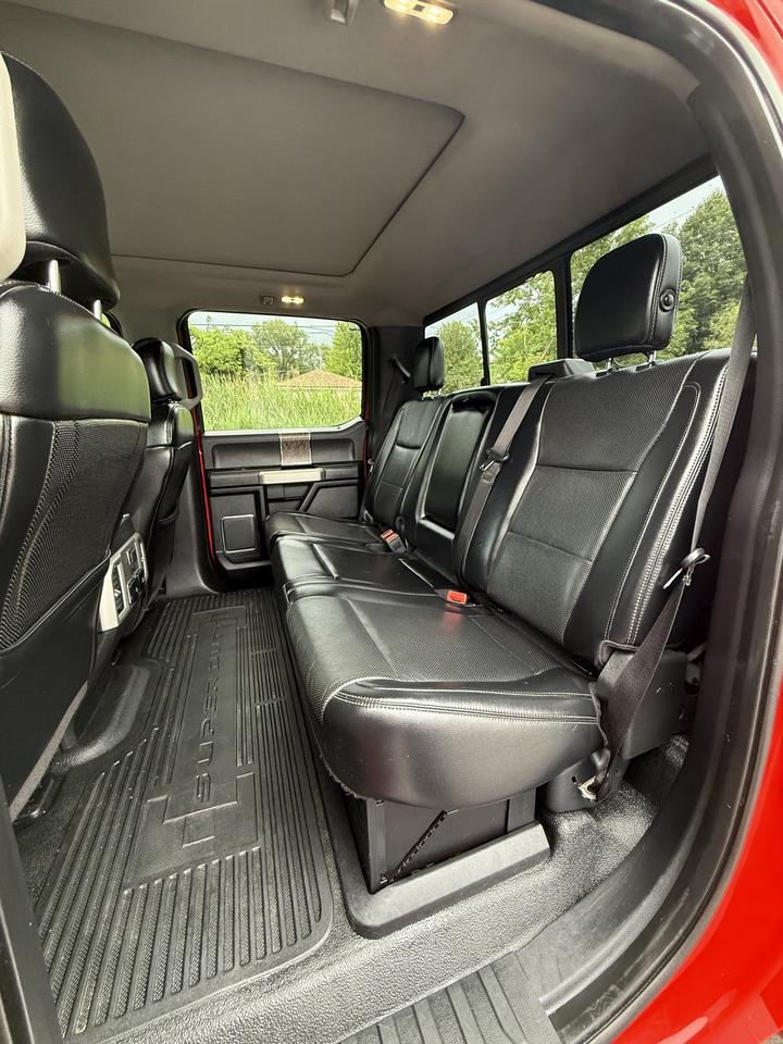 2018 Ford F-350 Lariat Photo