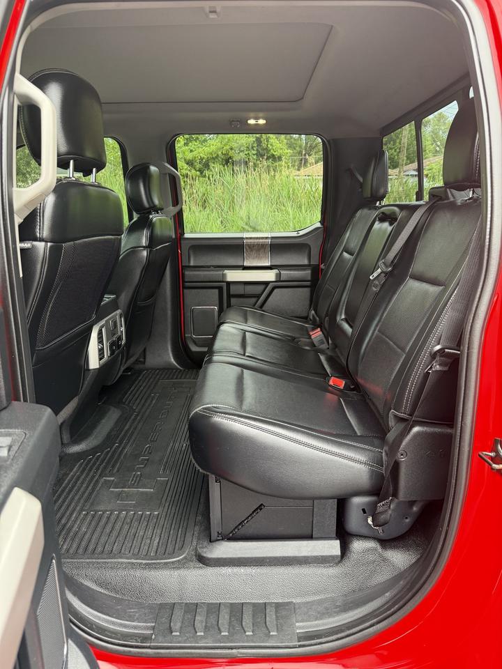 2018 Ford F-350 Lariat Photo