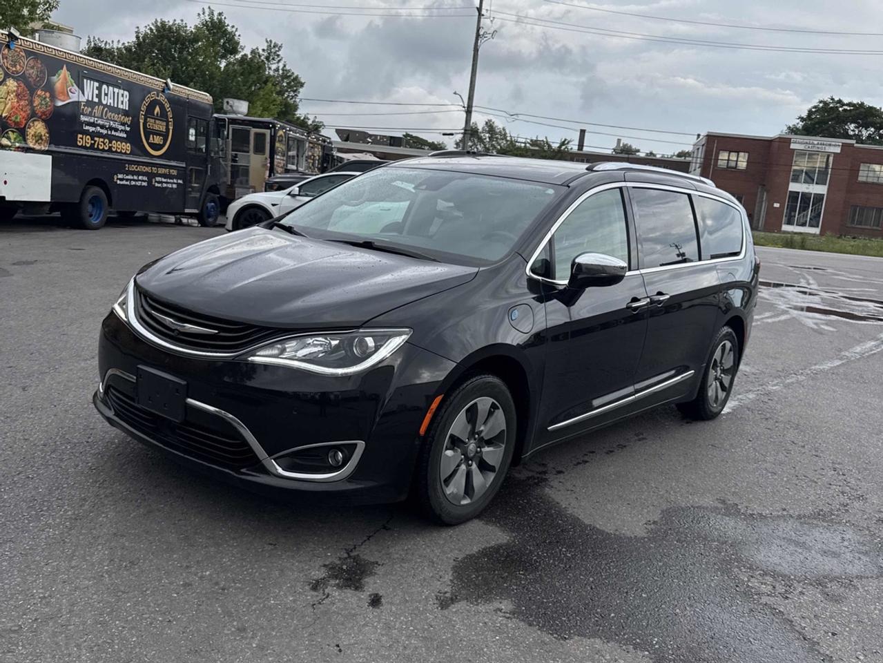 2017 Chrysler Pacifica Hybrid Platinum Photo0
