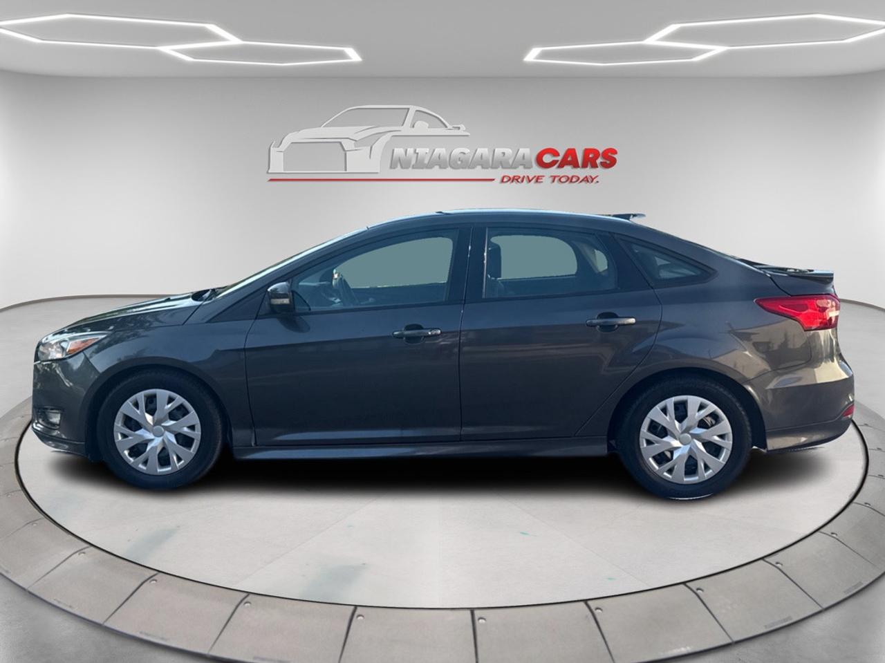2015 Ford Focus SE Photo