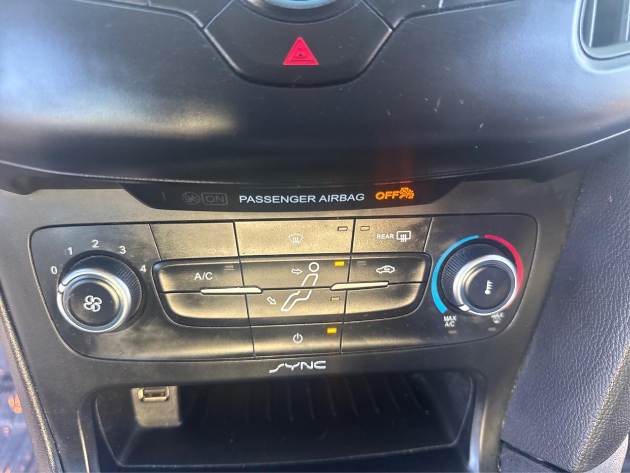 2015 Ford Focus SE Photo