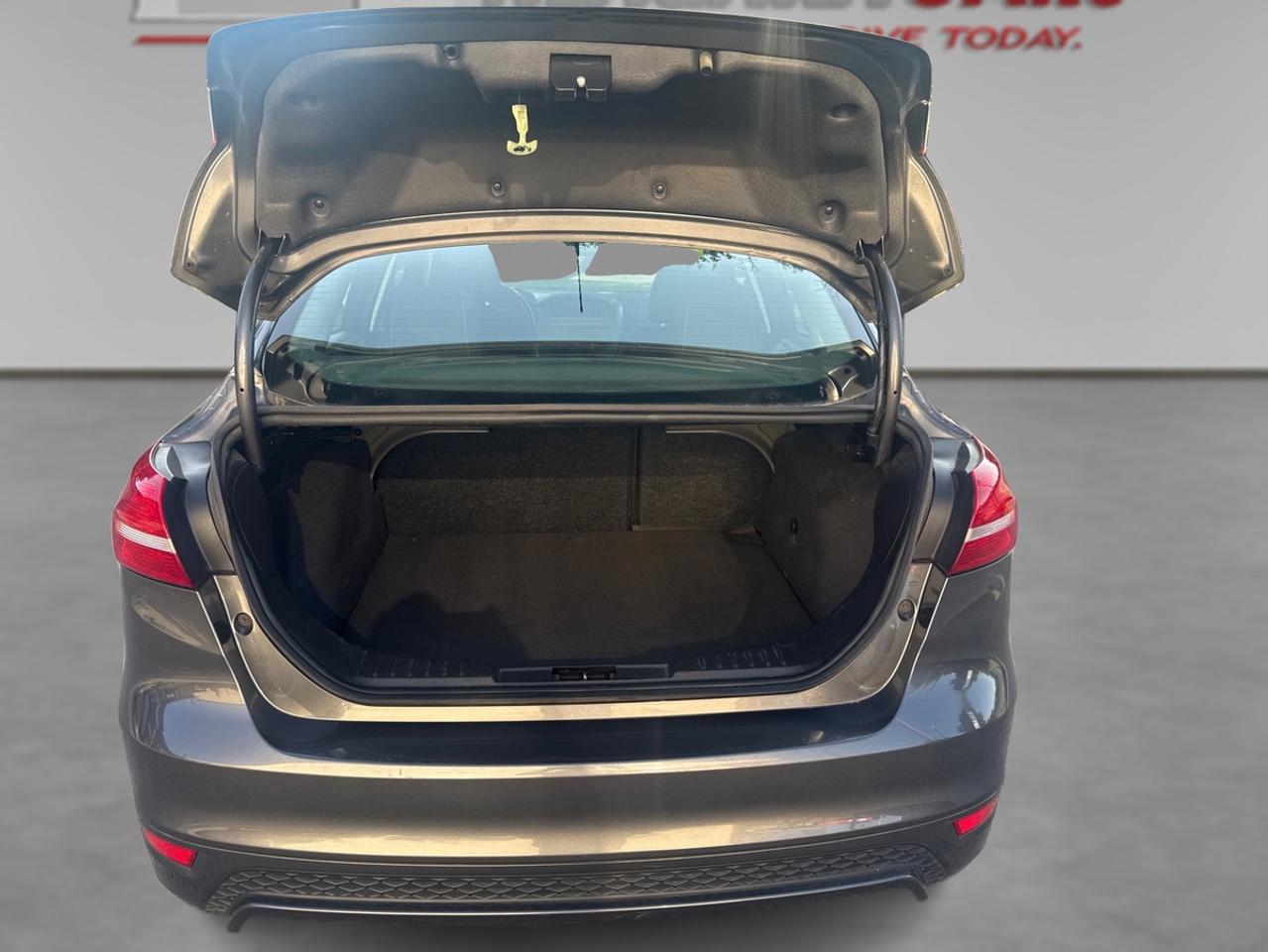 2015 Ford Focus SE Photo