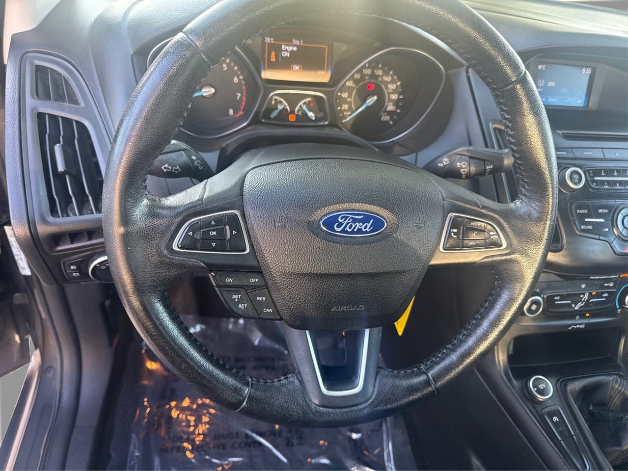 2015 Ford Focus SE Photo