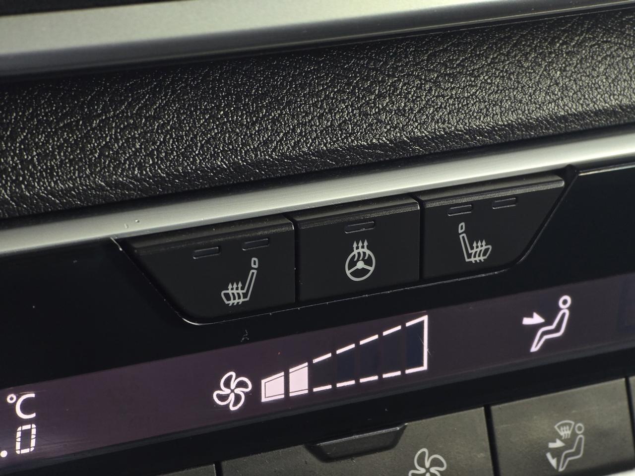 2020 Nissan Altima SV Photo