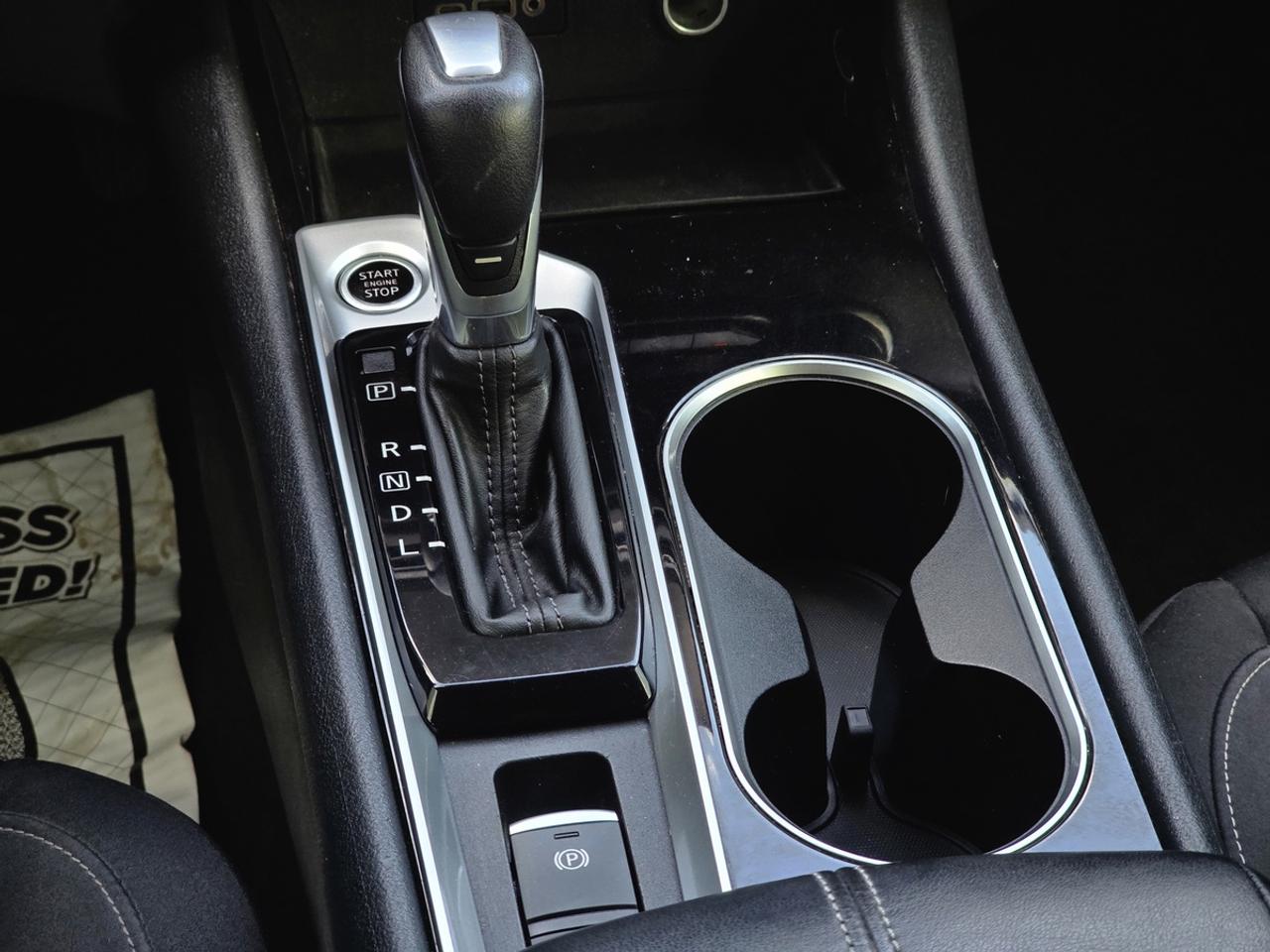 2020 Nissan Altima SV Photo