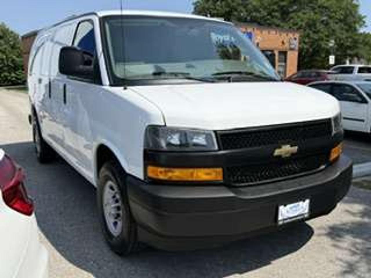 2021 Chevrolet Express 2500 6.6L V8 Shelves CleanCarfax Certified B.Cam Photo5