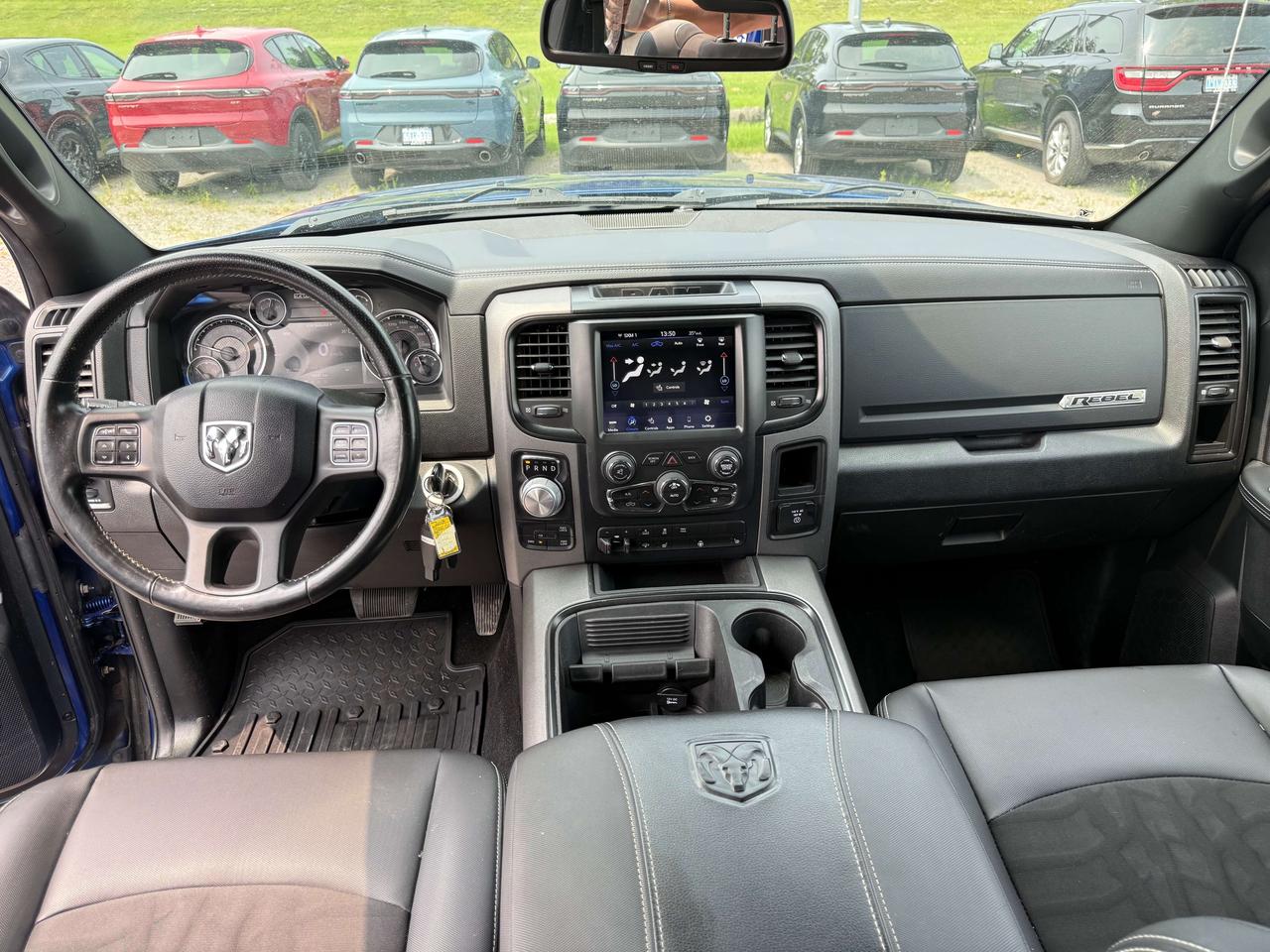 2018 RAM 1500 Rebel - tow pkg - htd seats/wheel Photo