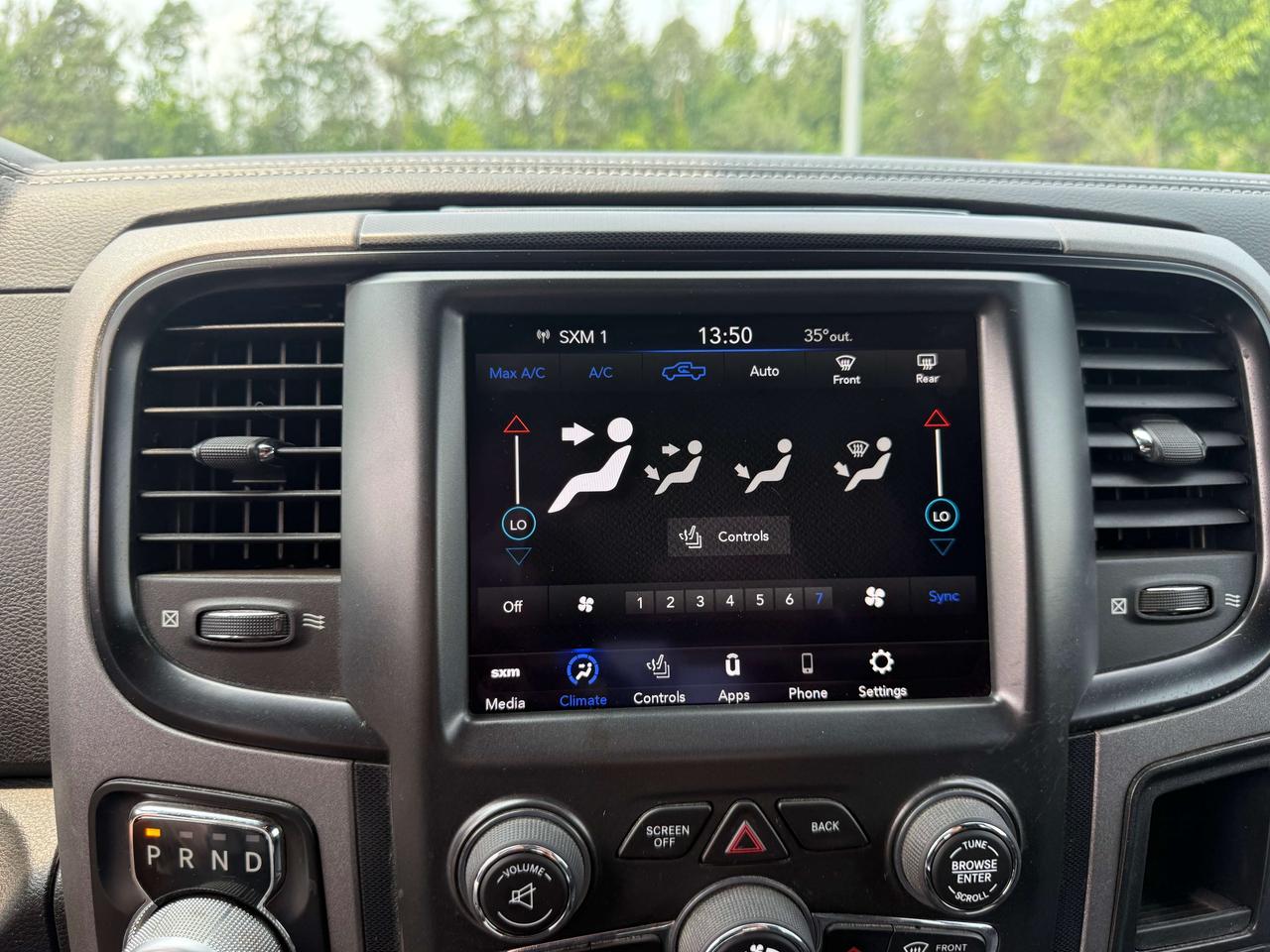 2018 RAM 1500 Rebel - tow pkg - htd seats/wheel Photo