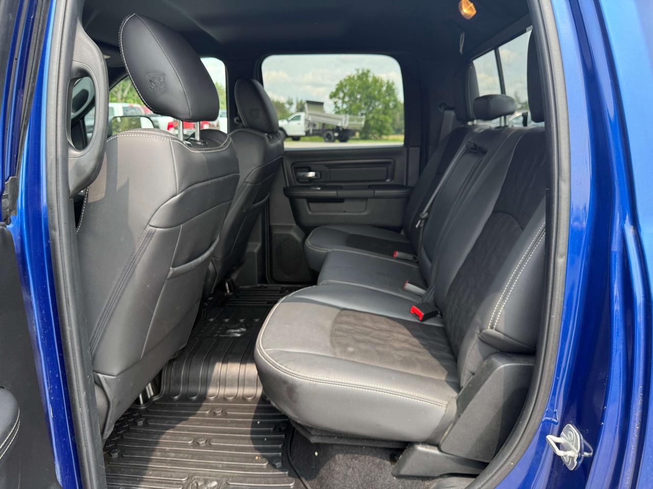 2018 RAM 1500 Rebel - tow pkg - htd seats/wheel Photo