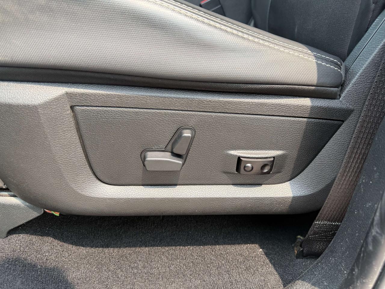 2018 RAM 1500 Rebel - tow pkg - htd seats/wheel Photo