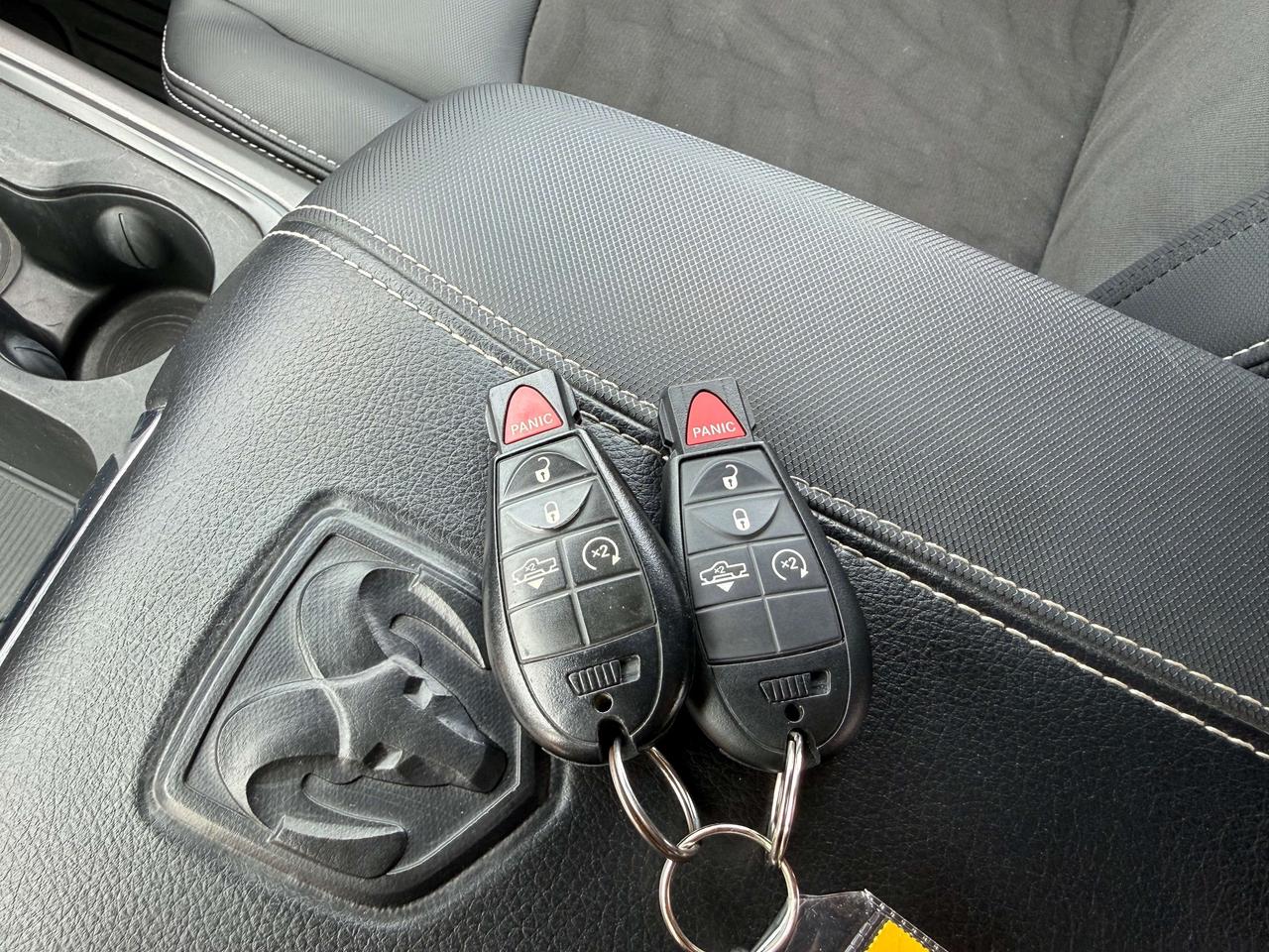 2018 RAM 1500 Rebel - tow pkg - htd seats/wheel Photo