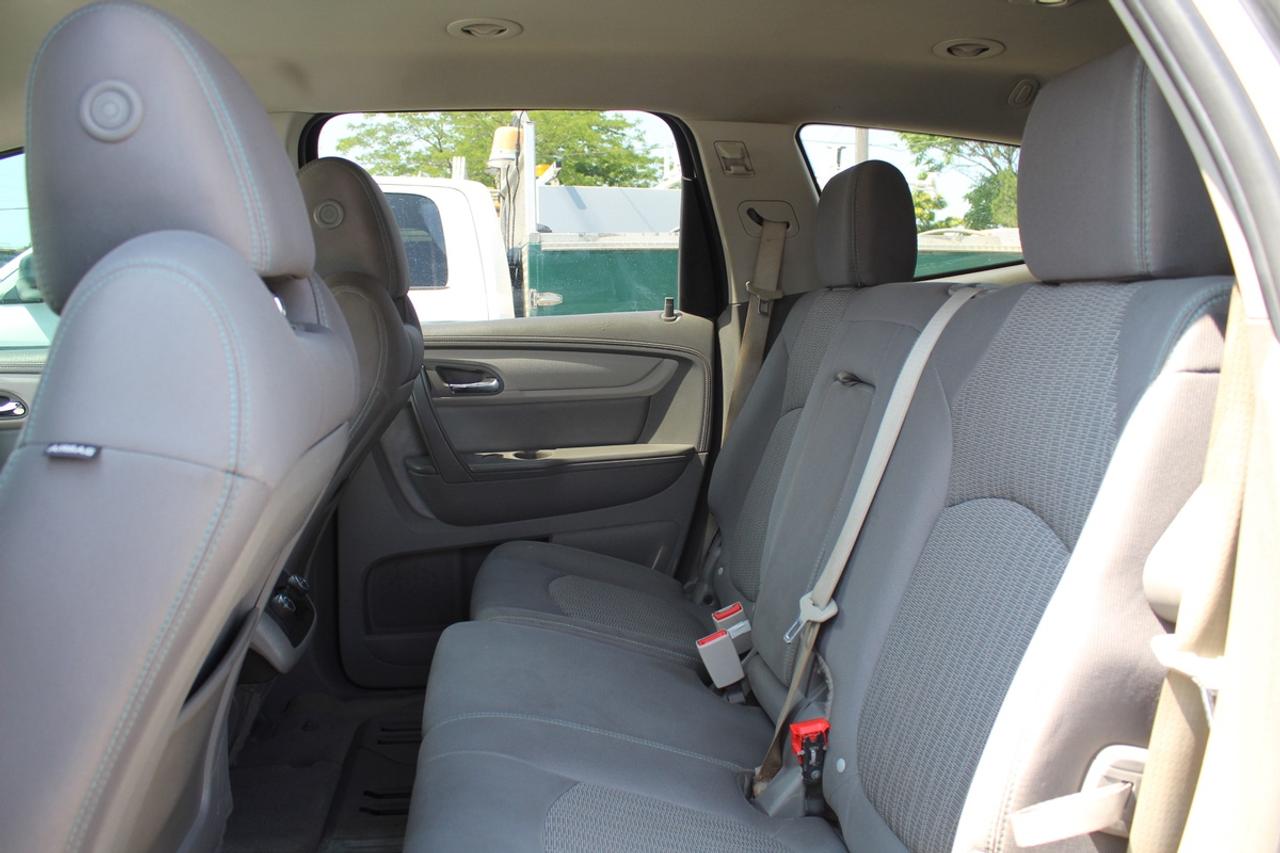 2016 Chevrolet Traverse LS AWD 8 PASS Photo
