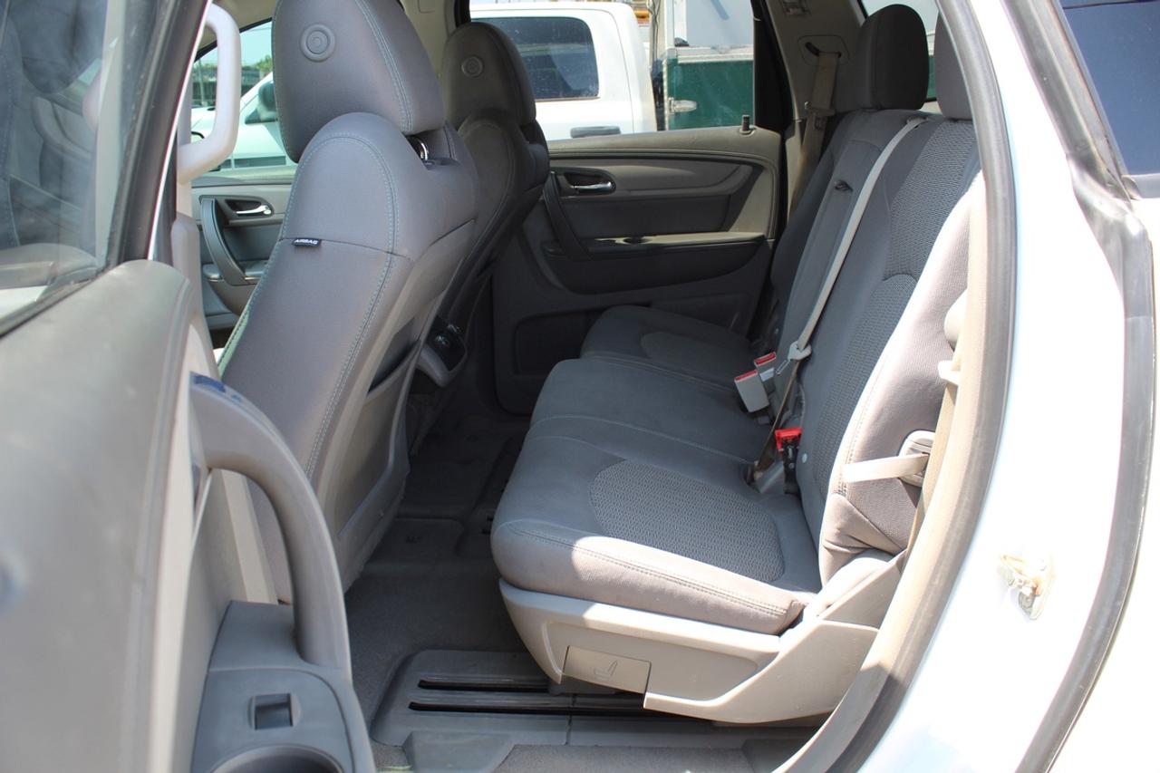 2016 Chevrolet Traverse LS AWD 8 PASS Photo