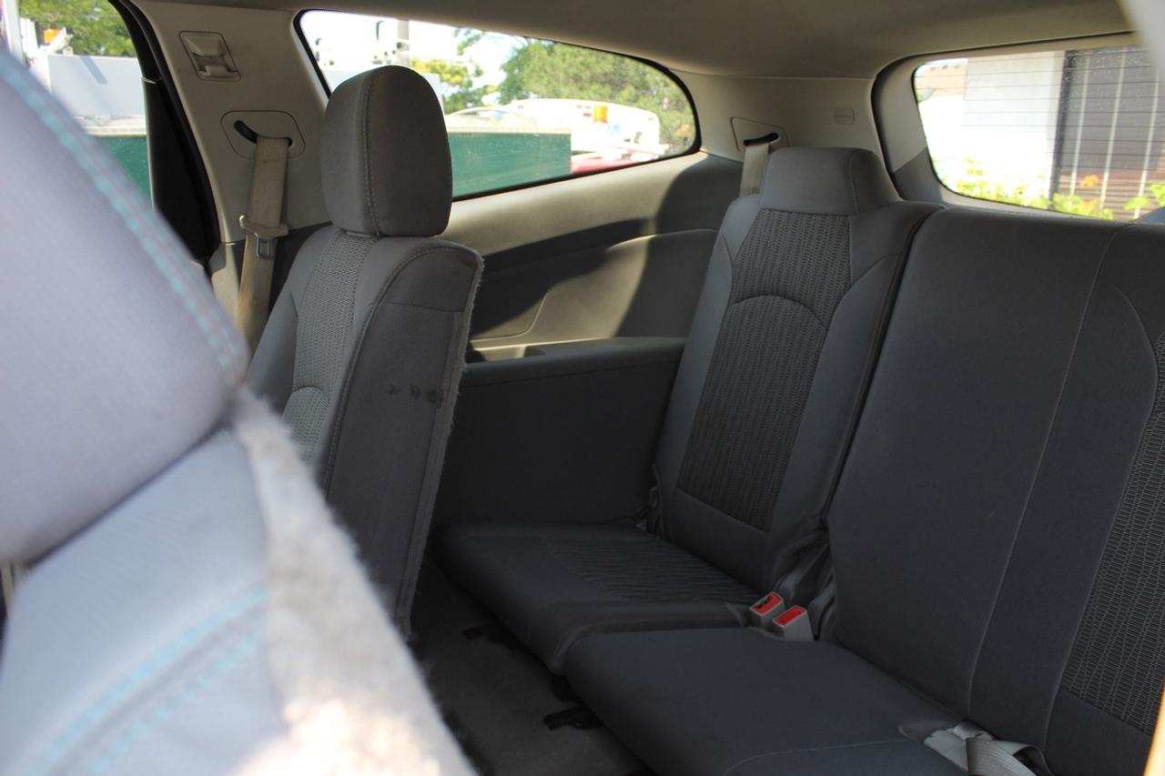 2016 Chevrolet Traverse LS AWD 8 PASS Photo