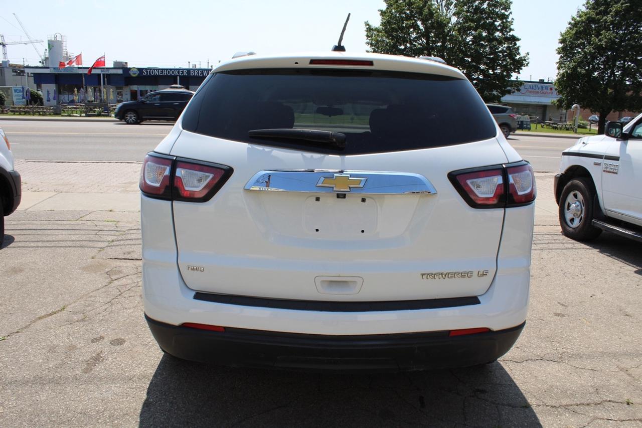 2016 Chevrolet Traverse LS AWD 8 PASS Photo2