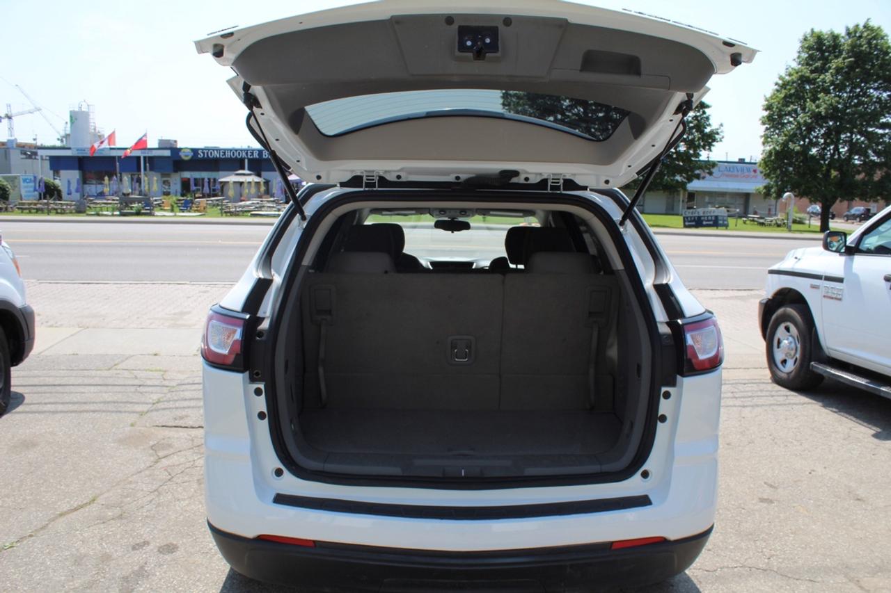 2016 Chevrolet Traverse LS AWD 8 PASS Photo